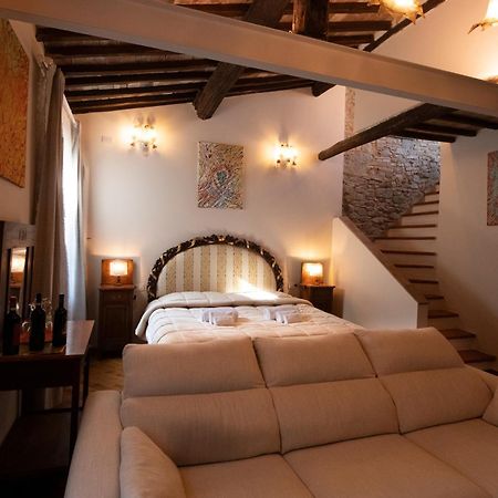 Bed and Breakfast Il Palazzo Del Cardinale Монтальчино Экстерьер фото