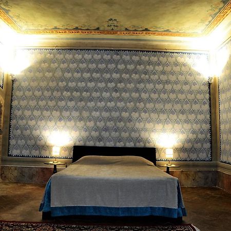 Bed and Breakfast Il Palazzo Del Cardinale Монтальчино Номер фото