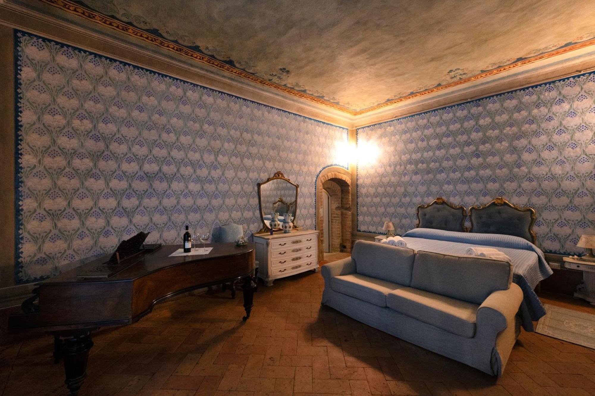 Bed and Breakfast Il Palazzo Del Cardinale Монтальчино Экстерьер фото