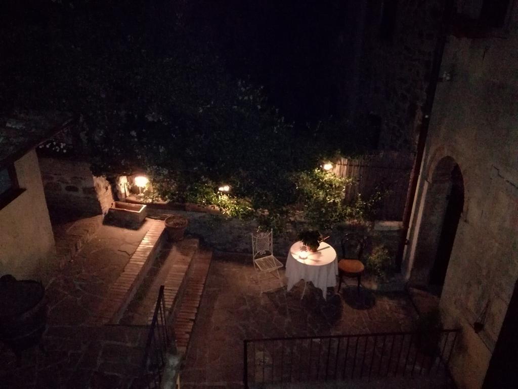Bed and Breakfast Il Palazzo Del Cardinale Монтальчино Экстерьер фото