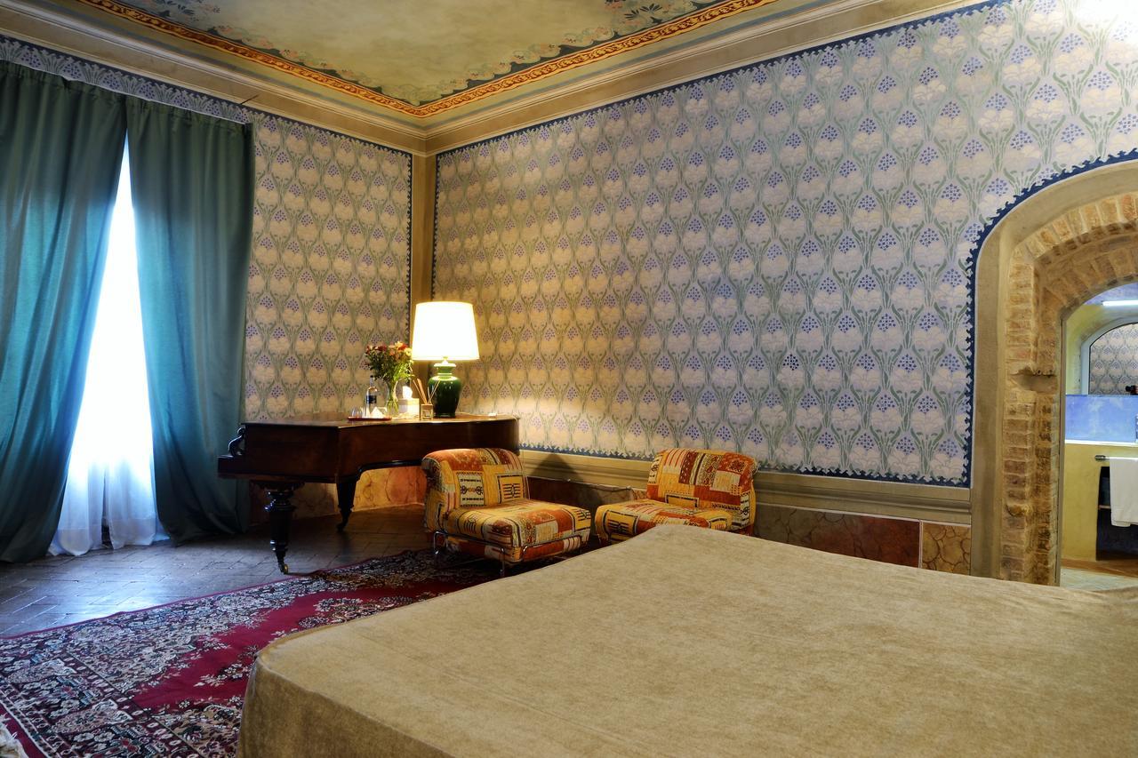Bed and Breakfast Il Palazzo Del Cardinale Монтальчино Экстерьер фото