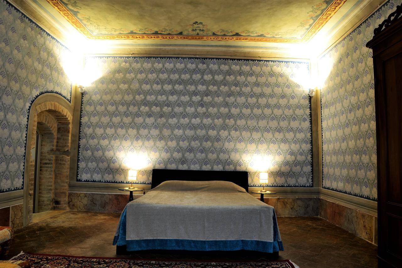 Bed and Breakfast Il Palazzo Del Cardinale Монтальчино Номер фото